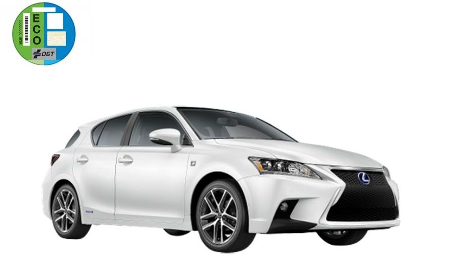 Renting Lexus CT