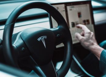 quien fabrica las baterias tesla