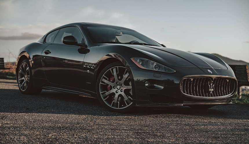 Imagen de una berlina Maserati de renting de lujo
