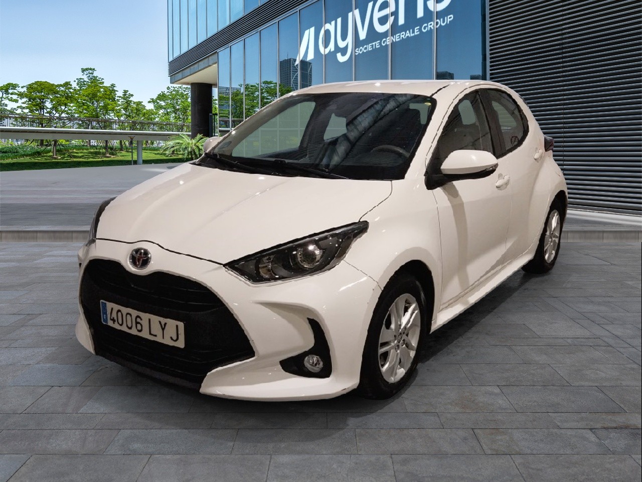 Toyota Yaris 1.5 120H Business Plus