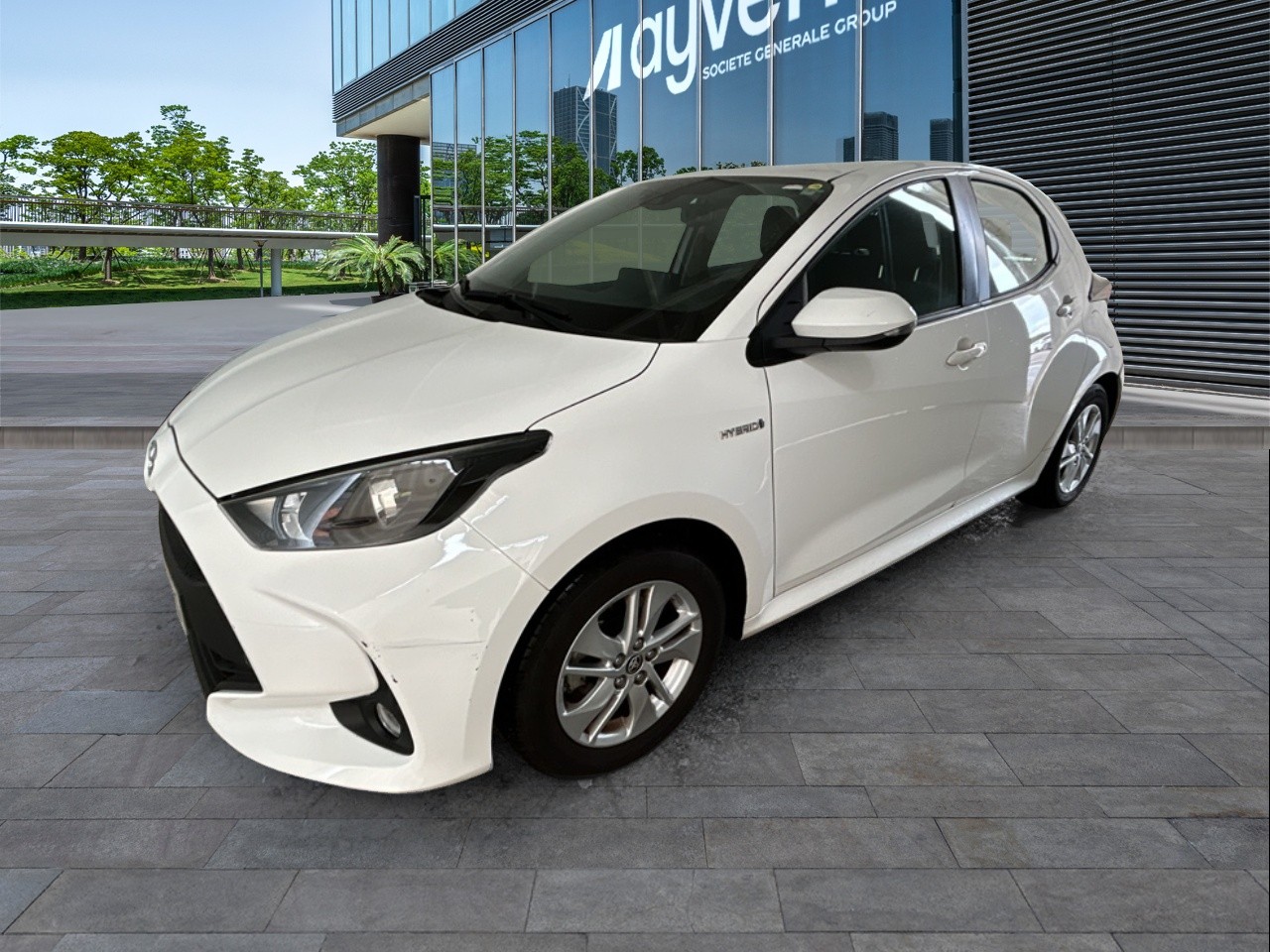 Toyota Yaris 1.5 120H Business Plus